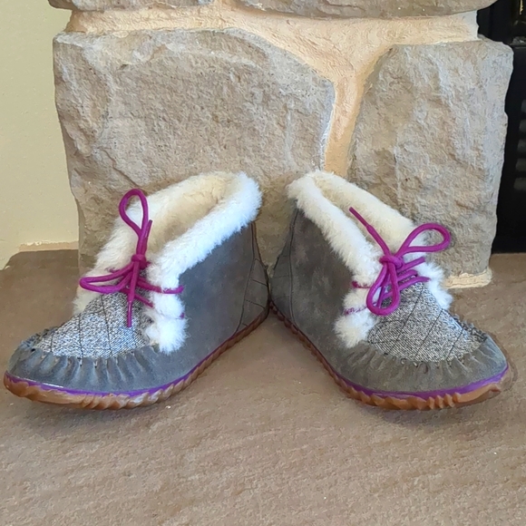 Sorel Out N About women's faux fur lined gray suede winter moccasins size 7 - Picture 6 of 12